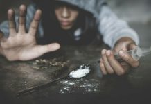 Cel mai tânăr consumator de droguri din județul Brașov este un copil de 11 ani