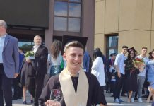 Foto și Video. Darius Cupu a absolvit Facultatea de Drept cu media 10.00, șef de promoție. Universitatea Transivania Brașov i-a acordat diploma cu titlul ,,Summa cum laudae“
