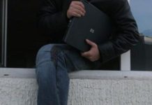 Autorul unui furt dintr-un magazin din Făgăraș a fost prins. Bărbatul a anulat alarma magazinului de unde a sustras un laptop