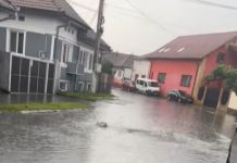 Lucrări de mântuială. La ultima ploaie, multe străzi reabilitate din Făgăraș s-au transformat în ștranduri