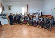Foto. Sărbătoarea Sânzienelor și hramul bisericii de la Boholț. Aruncatul bortelor, obicei vechi al satului
