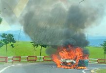 O mașină a luat foc pe DN1, între Ghimbav și Codlea