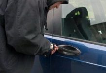 Trei tineri din Recea au ajuns în arest după ce au fost identificați ca fiind hoții din autoturisme. Ei au furat din mașinile găsite descuiate în Copăcel
