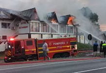 Voluntar la incendiul de la ,,Fântânița Mândrei“,,Pompierii au stat 30 de minute și s-au uitat la clădire cum arde. Ne rugam de ei să dea drumul la apă“.