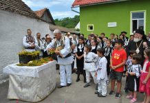 Sărbătoare la Boholț: Hramul bisericii din sat și obiceiul ,,Aruncatul bortei de Sânzâiene“