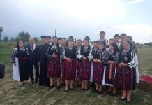 Foto și VIDEO. ,,La porțile dorului“ cu Mioara Marinca și Eugenia Ignat. Promovarea cântului și portului popular de la Viștea de Jos