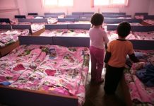 Centrul de plasament ,,Floarea de Colț“ din Făgăraş va fi desființat. 11 angajați puși pe liber. ,,Azur“ de la Victoria, desființat în 2018