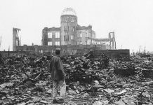 Orașul distrus la 6 august 1945 cu Little Boy. Un pic de istorie
