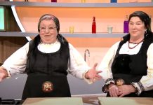 Aurelia și Mariana, pensionare din Veneția de Jos, concurente la emisiunea ,,Chefi la cuțite“. I-au impresionat pe chefi cu mâncărurile bunicilor și au primit câte trei cuțite
