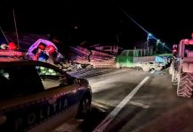 Accident rutier pe DN1, la Voila. Un tir s-a răsturnat și a agățat firele de electricitate