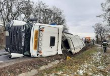 Video. Un autotren s-a răsturnat pe DN1, la Porumbacu de Jos