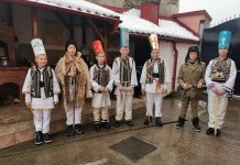 Foto și video. Irozii la Rucăr cu sceneta magilor, obicei vechi de trei secole