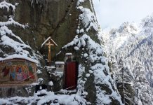 Foto. Istoria Chiliei Părintelui Arsenie Boca, loc de pelerinaj pe Valea Sâmbetei din Munții Făgăraș
