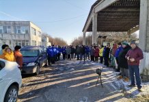 Video și foto. Anagajații de la Fabrica de Pulberi au ieșit în stradă. Revendicările salariaților. Romarm vrea disponibilizări în masă