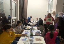 Foto. Eminescu văzut prin artă, la Victoria. Picturile micilor artiști sunt expuse la Casa de Cultură