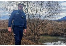 Un polițist a salvat un bărbat din Dumbrăvița de la moarte. Acesta intenționa să se spânzure