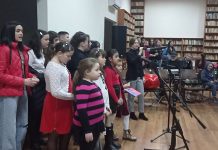 Foto și Video. Spectacol de Dragobete, la Casa de Cultură din Victoria: ,,Drum prin viață și prin iubire”