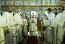 Foto. Sărbătoare la Ludișor. ,,Credința fără fapte moartă este“ a fost cuvântul IPS Laurențiu, prezent în mijlocul sătenilor