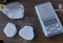 Video. Prins în flagrant când vindea droduri. Trei persoane din județul Brașov au fost arestate pentru trafic de droguri