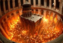 Sfânta Lumină de la Ierusalim a ajuns la Patriarhie în Sâmbăta Mare