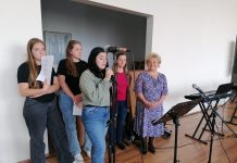 Foto și Video. Spectacol la Casa de Cultură din Victoria organizat de Clubul de Cult-Iubire. Eveniment finanțat prin PNRR