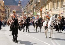 În Duminica Tomii, Junii coboară în Cetate. Cea mai mare sărbătoare a Brașovului