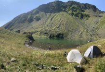 Hoții acționează și în vârf de munte. Două turiste au rămas fără corturi și fără provizii în Munții Făgăraș