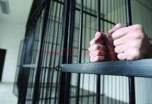 Bărbat din Ucea de Sus, reținut de polițiști după ce a furat din locuința în care era găzduit în Victoria