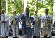 Foto. Pelerinaj la Mănăstirea Brâncoveanu de la Sâmbăta de Sus de hramul ,,Adormirea Maicii Domnului“