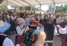 Foto și Video. Festivalul Cepei Roșii, la Mândra. Timp de două zile, participanții au putut descoperi viața satului făgărășean, cu portul popular și tradițiile de secole