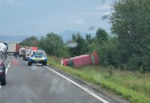 Accident rutier pe DN1, între Șercaia și Perșani. Șoferul autoturismului ieșit în decor a fost rănit