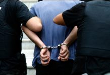 Un bărbat violent a fost prins în Brașov după indicațiile unui agent de la închisoarea Codlea. A fost arestat preventiv