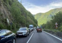 Restricții pe Valea Oltului. Cad pietre de pe versanți