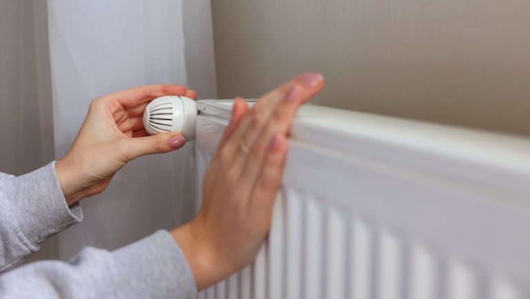 Temperatura optimă în casă. La câte grade recomandă medicul specialist să setezi centrala termică pentru un somn odihnitor