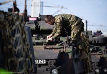 Foto. Au crescut efectivele de soldați de la Poligonul Cincu. 200 de soldați spanioli au ajuns la baza militară NATO