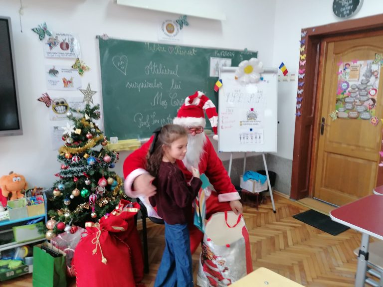 Foto și Video. Magia Crăciunului la Școala Gimnazială ,,Ovid Densusianu”
