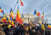 Video. Proteste pașnice la București. ,,Să vă fie frică, poporul se ridică“ este strigătul românilor care cer respectarea democrației și reluarea turul II al alegerilor prezidențiale