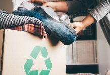 Românii vor fi obligați să recicleze hainele vechi. Centre speciale în mediul urban, iar în rural primarii vor stabili modul de colectare