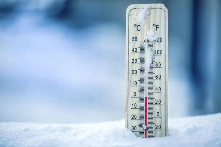 Val de ger în România. Meteorologii anunță cum va fi vremea în următoarele săptămâni