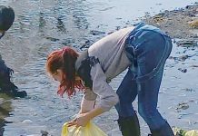 Foto. Râuri invadate de gunoaie. Oameni certați cu Mediul la Veneția de Sus