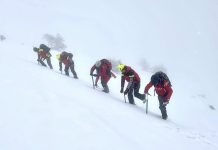 Stagiul de pregătire pentru salvamontiștii și voluntarii SPJ Salvamont Brașov, pe Valea Sâmbetei. Formația Salvamont Victoria a fost organizatorul acțiunii