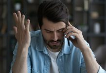 A rămas fără un milion de lei în cont după ce a primit un apel telefonic. Discuția a durat 3 ore