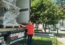 Foto și VIDEO. Școlile din comuna Cincu, dotate printr-un proiect PNRR al Primăriei de peste 840.000 lei. Primul transport cu mobilier a ajuns la școala din Cincu. ,,Vom construi și o sală de sport pentru elevi“ spune primarul Gheorghe Mirca