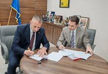 Primarul Claudiu Motrescu: ,,Vom avea un sistem fotovoltaic de producere a energiei electrice pentru autoconsum bazat pe energie solară“. Contractul semnat cu Ministerul Energiei are o valoare de peste 822.000 lei