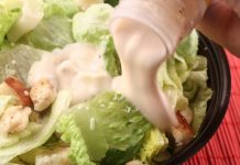 Există multe idei greșite despre mâncare / Salata Caesar nu este denumită după Iulius Caesar, Dom Pérignon nu a inventat șampania, iar hamburgerii nu provin din Hamburg