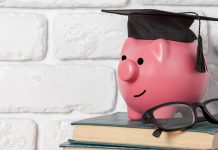 Bursa de merit va fi de 450 de lei și bursa socială 300 de lei în anul școlar 2025-2026, la fel ca până acum