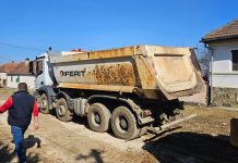 Se toarnă covorul asfaltic pe DJ 130B, în satul Grid. Ce comunică Echipa DIFERIT & Primăria Părău