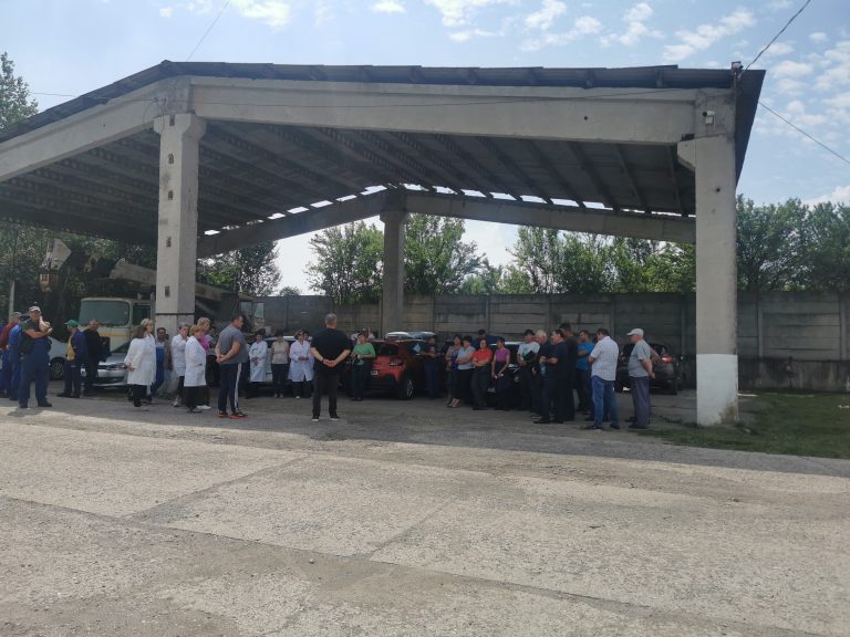 Directorul economic de la Fabrica de Pulberi le răspunde salariaților. ,,Am activat în mai multe societăți de-a lungul carierei mele, niciuna nu a intrat în faliment“