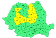 Cod galben de averse torenţiale, vijelii şi izolat grindină în Brașov și alte județe. Caniculă în alte regiuni