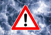 Un ciclon lovește România. Cod portocaliu de furtuni puternice în următoarele ore. Harta regiunilor afectate de vijelii